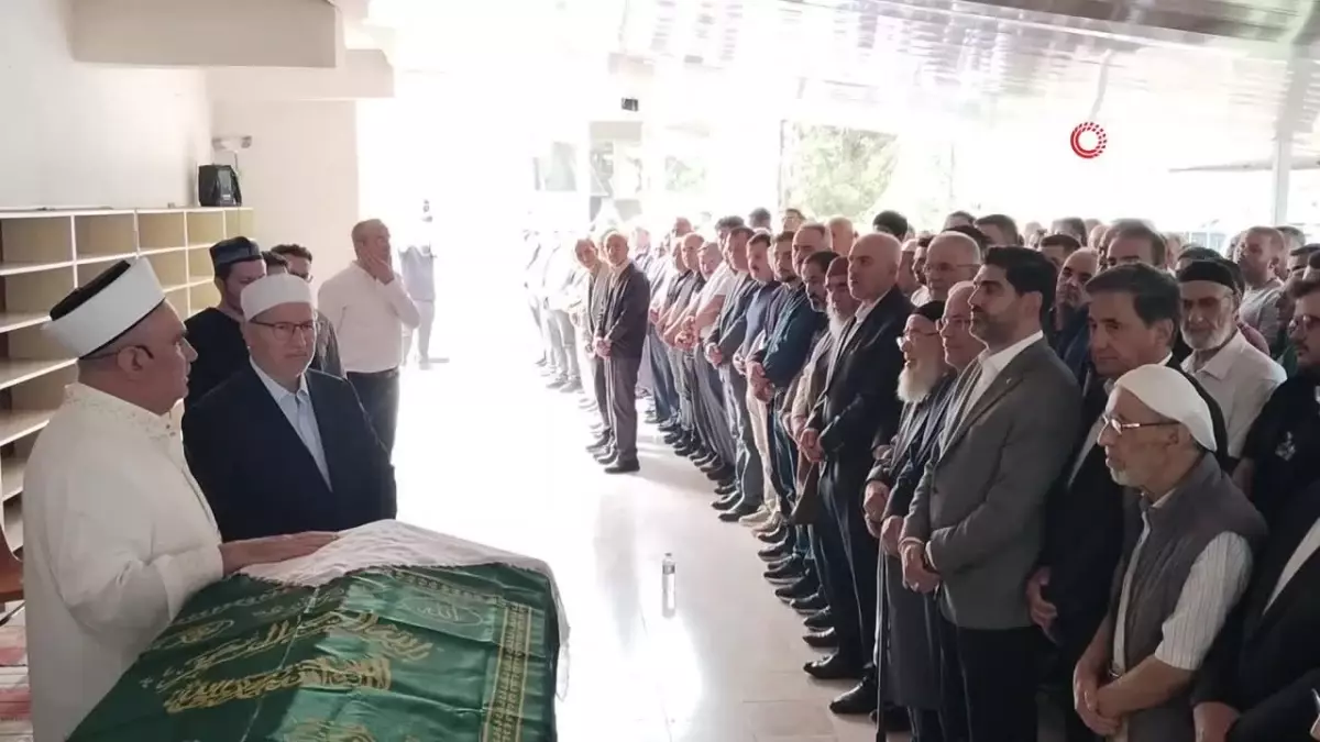 İlahiyatçı Mustafa Karataş’ın Annesi Defnedildi